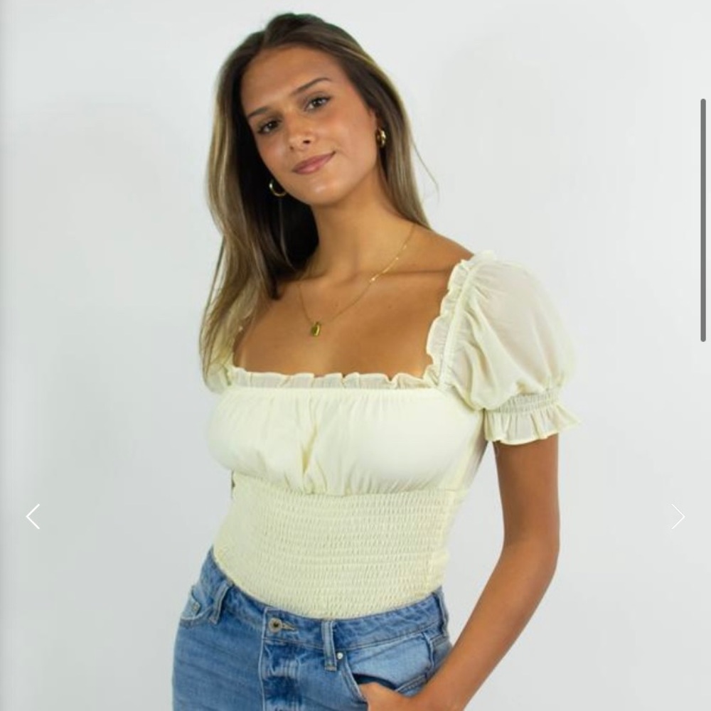 NEW Grey Bandit Cream crop top with puff sleeves